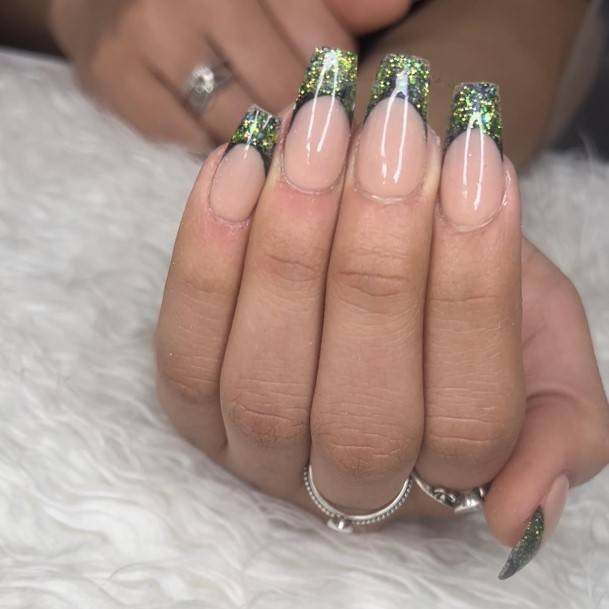 Stylish Womens Black And Green Nail