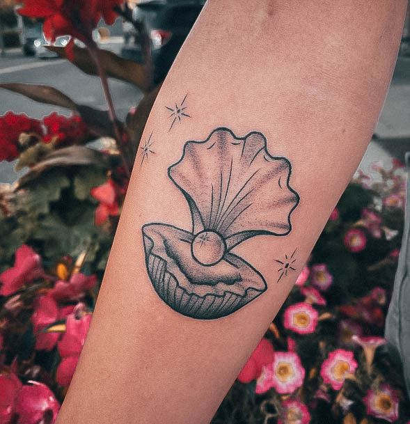 Stylish Womens Clam Tattoo