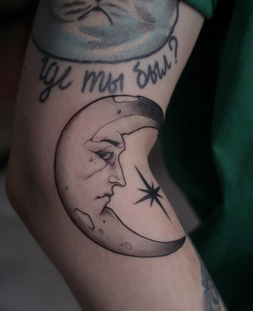 Stylish Womens Cresent Moon Tattoo