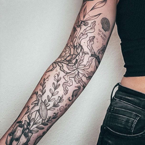 Stylish Womens Full Sleeve Tattoo