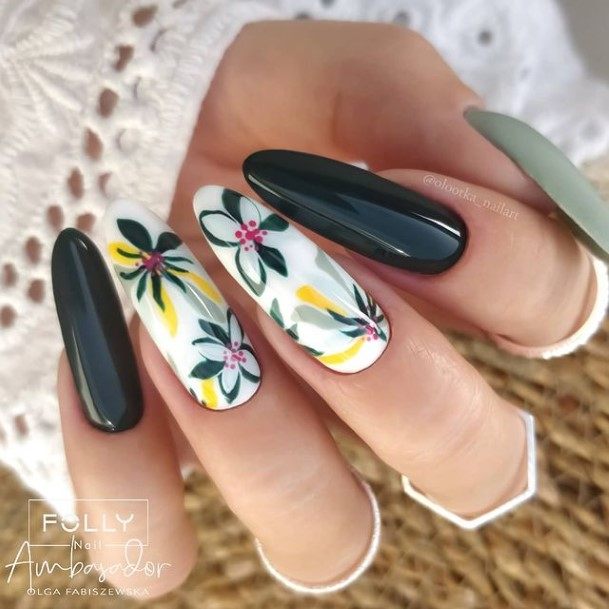 Stylish Womens Gel Nail