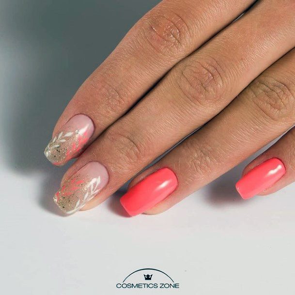 Stylish Womens Gold Dress Nail