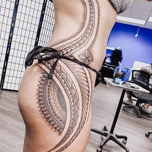 Stylish Womens Hawaiian Tattoo