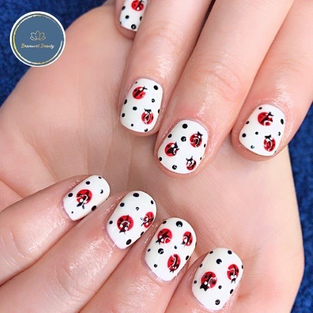 Stylish Womens Ladybug Nail