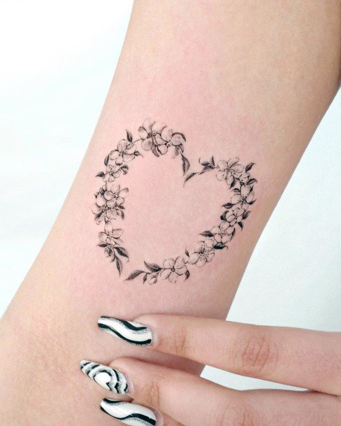 Stylish Womens Wreath Tattoo