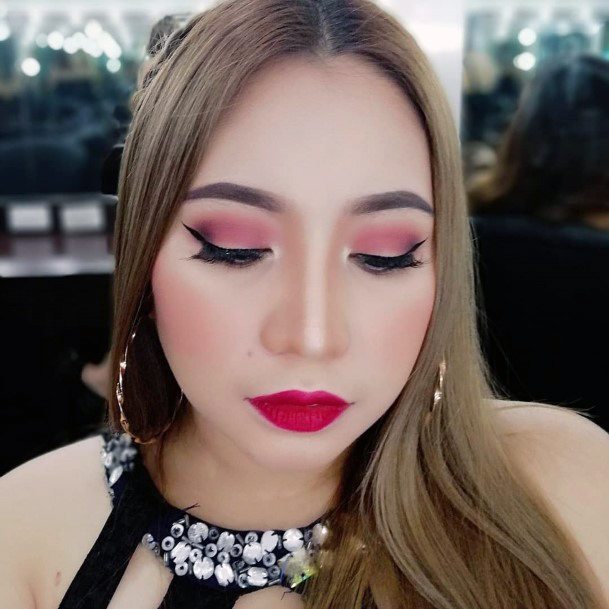 Subdued Red And Brown Eyeshadow Women