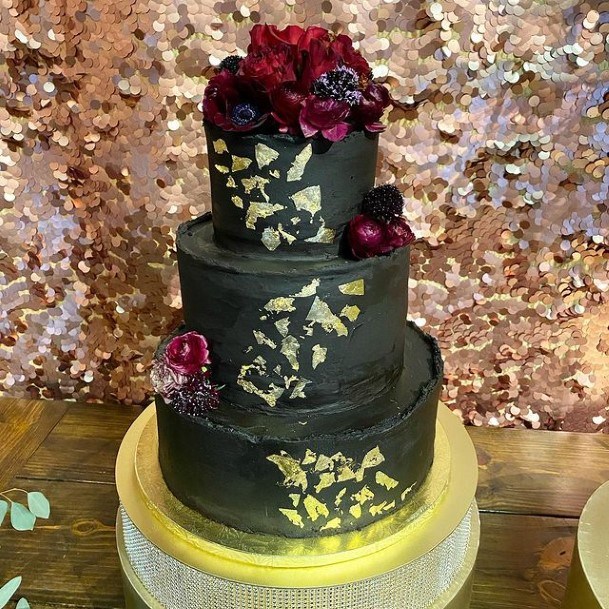 Sumptuous Black Wedding Cake With Gold Art