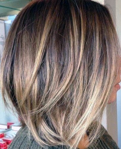 Sunlit Short Balayage Hairstyle For Women