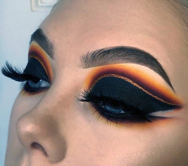 Sunrise On Brow And Thick Brown Eyeshadow Women