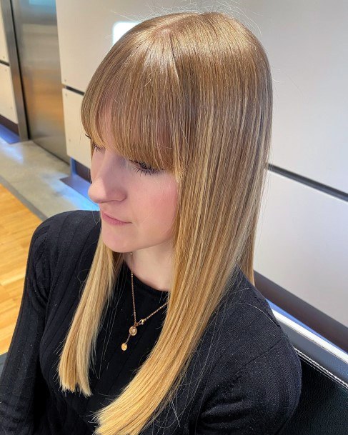 Super Straight Long Blonde Fringe Hairstyle Ideas For Women