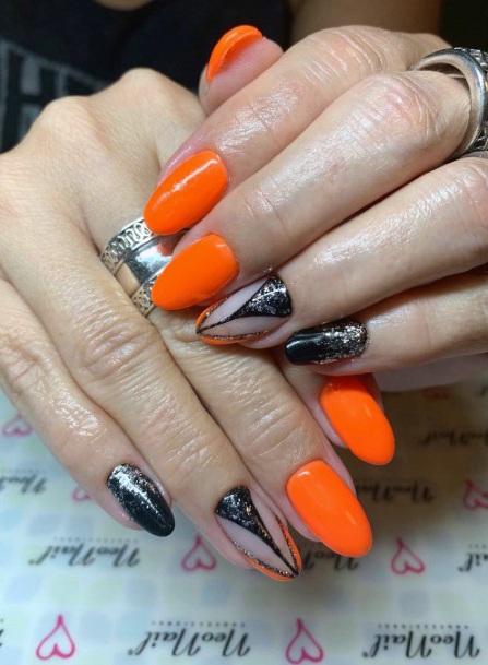 Sweet Cool Orange Black And White Nail Ideas For Ladies