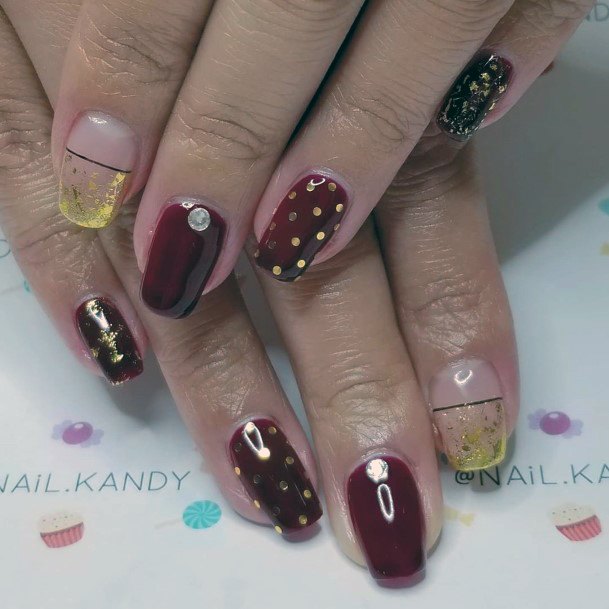 Sweet Cute Shiny Maroon And Gold Clear Nail Design Ideas For Women