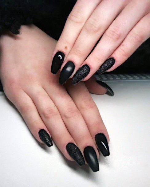 Sweet Gothic Black Sparkly Nail Inspiration For Ladies