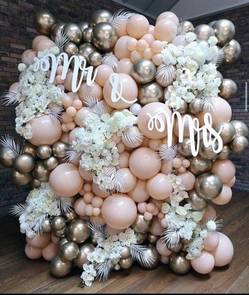 Sweet Mr Mrs Wedding Baloon Decor Inspiration