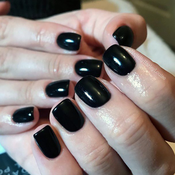 Sweet Simple Black Short Girly Nail Inspiration Ideas For Women