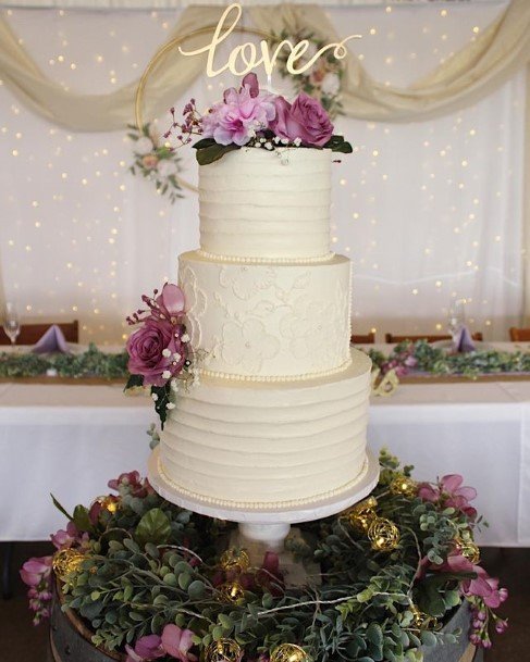 Swirly Cream Country Wedding Cake