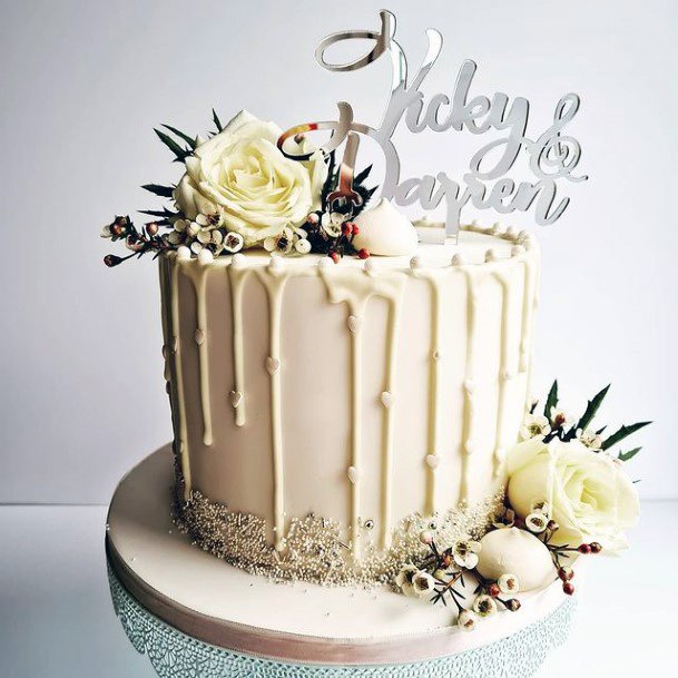 Tasty Red Velvet White Wedding Cake Art