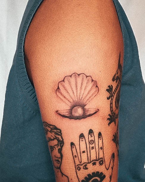 Tattoo Ideas Clam Design For Girls