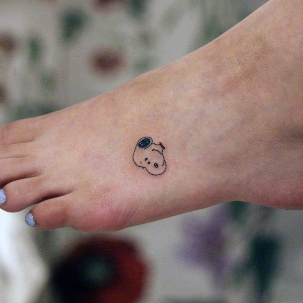 Tattoo Ideas Womens Snoopy Design