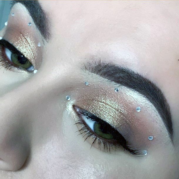 Tempting Gold Colored Eyeshadow Women