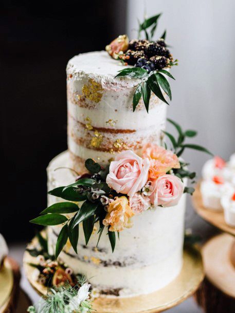 Tender June Wedding Flowers On Cake