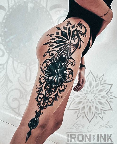 Terrific Design Ideas For Womens Hip Tattoo