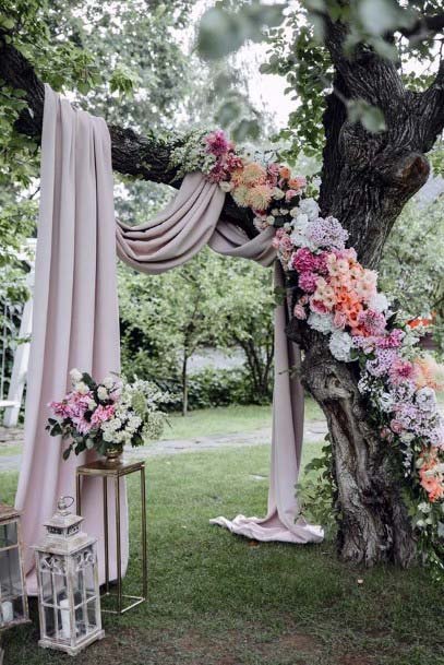 Thick Floral Rose Garland On Tree Wedding Decor