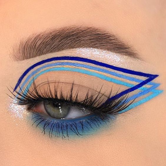 Three Shaded Blue Eyeliner Look For Women