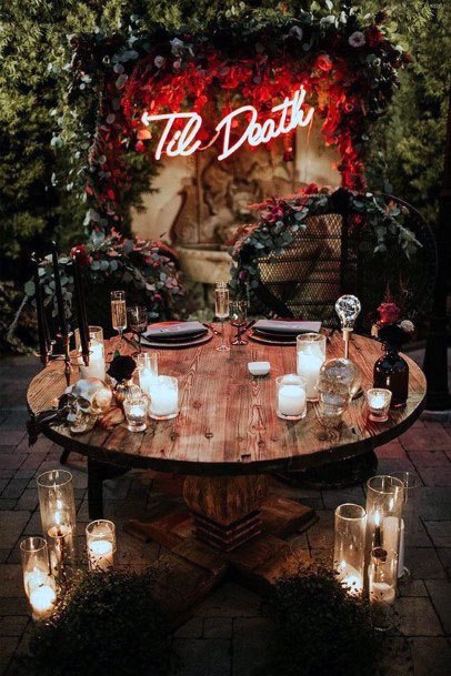 Till Death Newlywed Halloween Wedding Table Inspiration