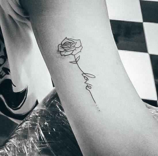 Tiny Tattoo Feminine Designs