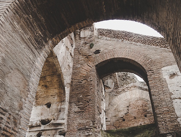 Touring Rome Colosseum Amphitheatre