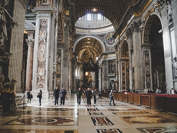 Touring St Peters Basilica Vatican Church