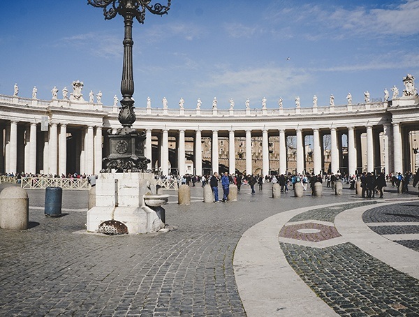 Traveling To St Peters Basilica Vatican Church