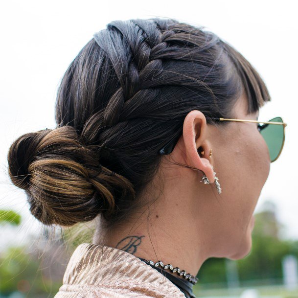 Trendy Bun Hairstlye For Woman