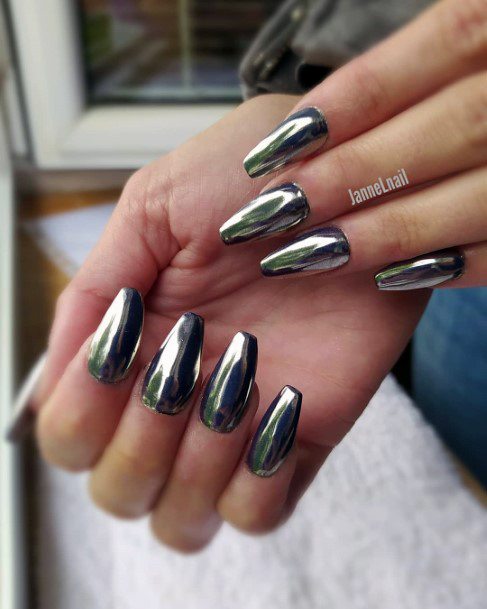 Trendy Mirror Nail Ideas For Ladies