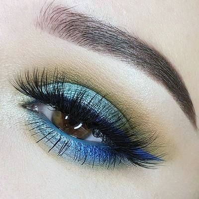 Turquoise Womens Eyeshadow Art