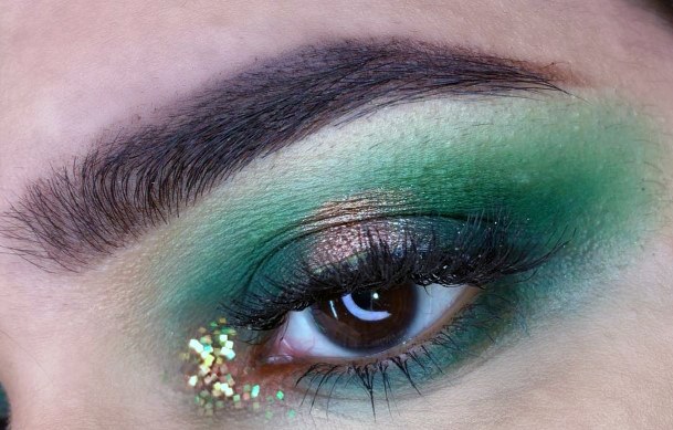 Twinkling Corner Dark Green Eyeshadow Women