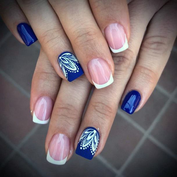 Ultramarine Blue Short Nails With Lace Women