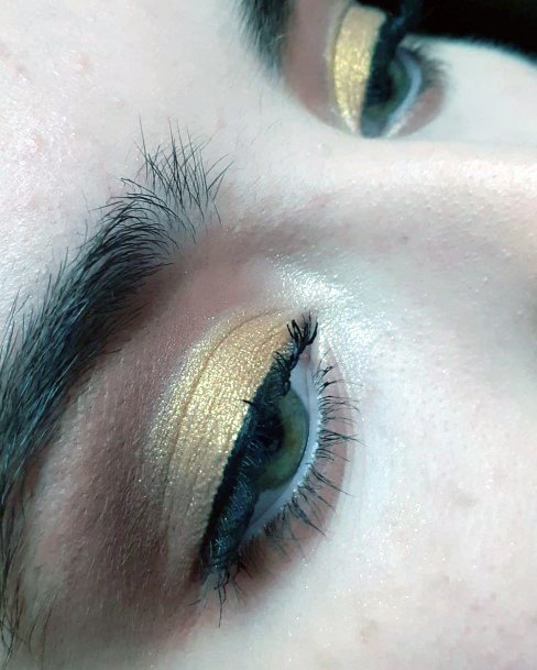 Unclarified Golden Eyeshadow For Women