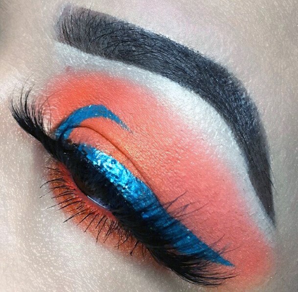 Unique Blue Lined Coral Eyeshadow Women