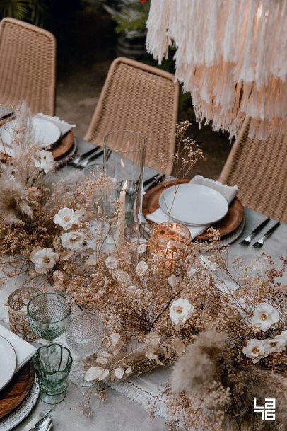 Unique Pretty Wild Flower Table Decoration Ideas For Wedding