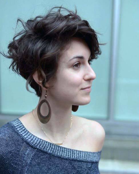 Very Short Hairstyles For Brown Curly Hair For Women In Spring