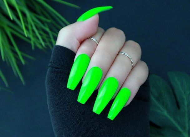 Vibrant Lime Green Nails