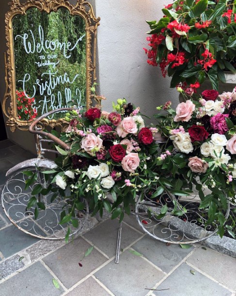 Vintage Cycle With Roses Wedding Decorations