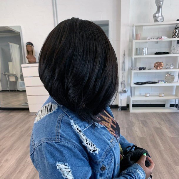 Voluminous Thick Deep Side Part Bob Hairstyles For Black Women