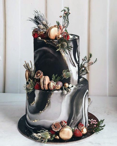 Wavy Black And Grey Designs On Elegant Wedding Cake Women