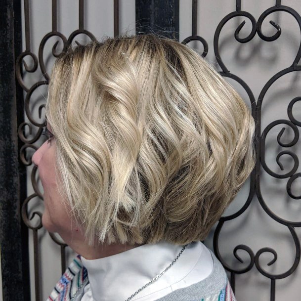 Wavy Bob Hairstyles For Women Over 40