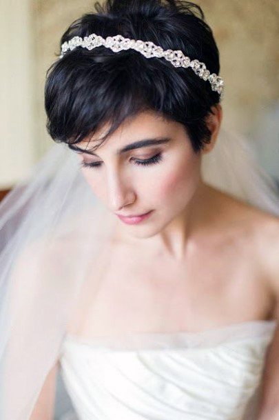 Wedding Hairstyle For Short Haired Females