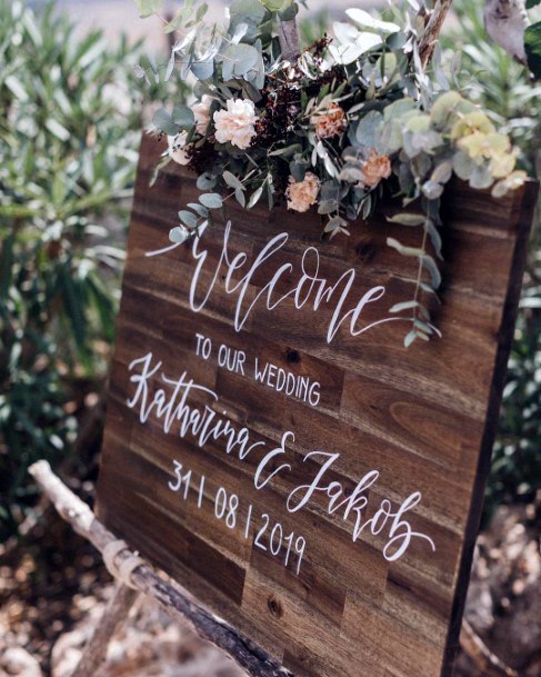 Welcome Board In Wood Wedding Ceremony Decorations