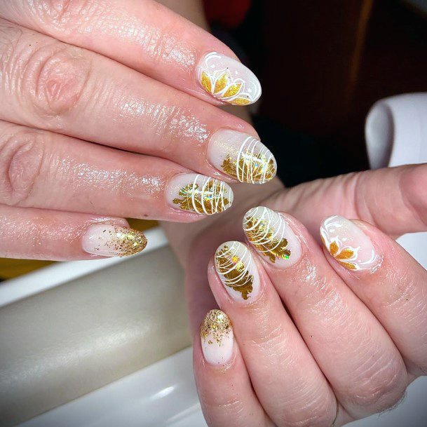 White Nails With Golden Petals